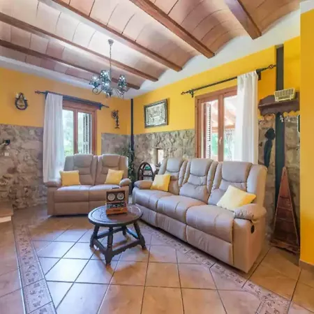 With Private Pool In Villa Inca (Mallorca)
